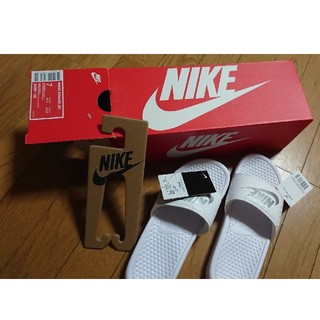 ナイキ(NIKE)の専用☆　ナイキ Nike ベナッシ新品タグ付(サンダル)