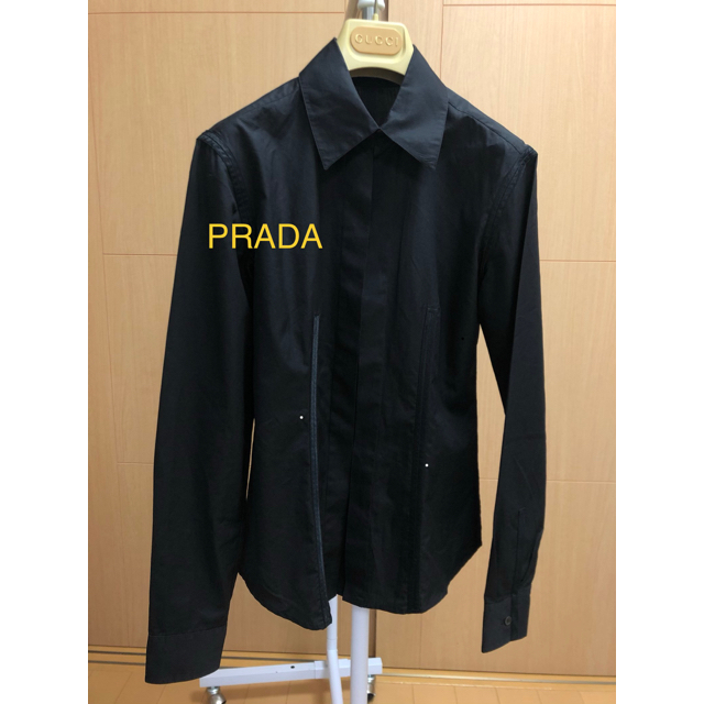 PRADA(プラダ)の値下げ！美品！プラダ　ブラウス　シャツ　黒　38 レディースのトップス(シャツ/ブラウス(長袖/七分))の商品写真