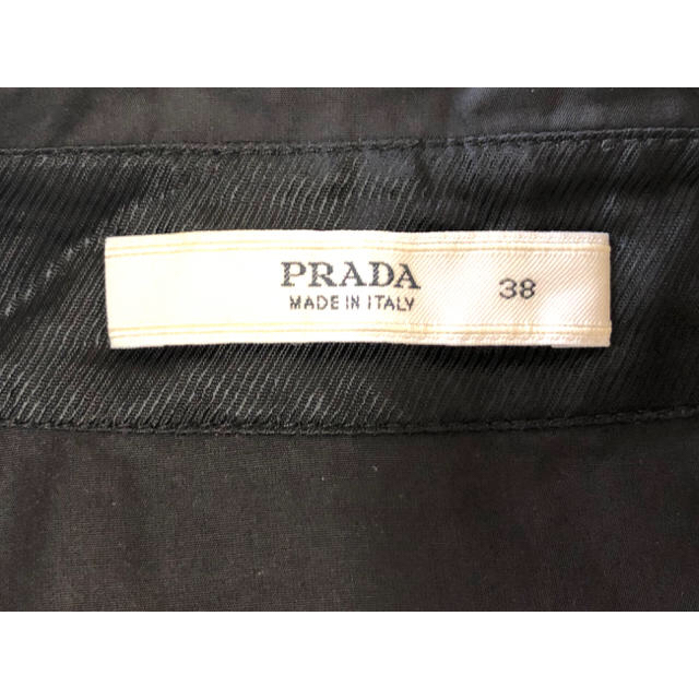 PRADA(プラダ)の値下げ！美品！プラダ　ブラウス　シャツ　黒　38 レディースのトップス(シャツ/ブラウス(長袖/七分))の商品写真