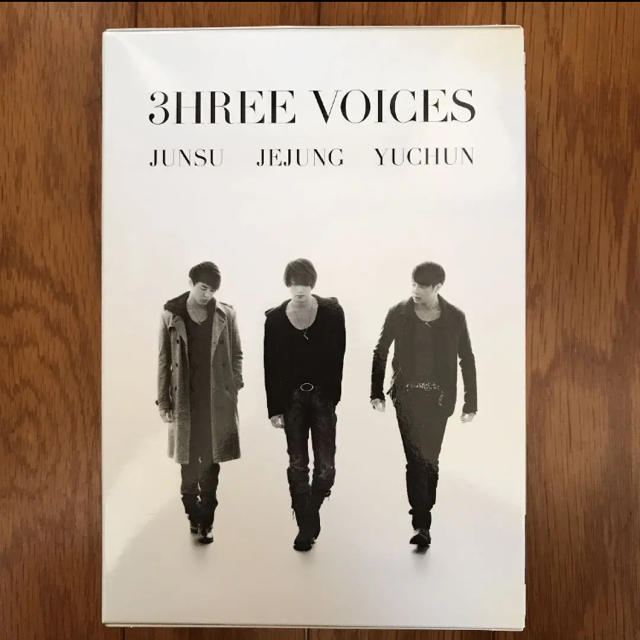 JYJ(ジェイワイジェイ)の「JUNSU/JEJUNG/YUCHUN/3HREE VOICES〈4枚組〉」 エンタメ/ホビーのDVD/ブルーレイ(ミュージック)の商品写真