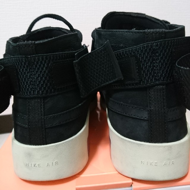 FEAR OF GOD(フィアオブゴッド)のNIKE AIR fearofgod RAID BLACK 27センチ メンズの靴/シューズ(スニーカー)の商品写真