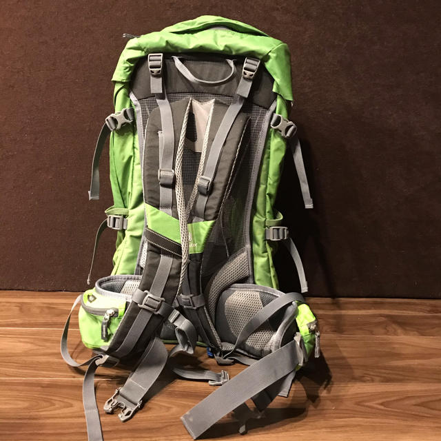 Deuter(ドイター)の【値下げ】deuter 登山リュック レディースのバッグ(リュック/バックパック)の商品写真