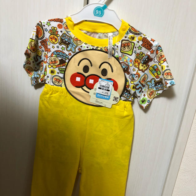 ichika様専用⭐︎新品⭐︎アンパンマン ⭐︎半袖パジャマ⭐︎95 キッズ/ベビー/マタニティのキッズ服女の子用(90cm~)(パジャマ)の商品写真