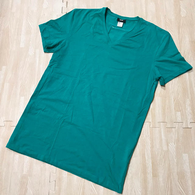 H&M(エイチアンドエム)の☆setaboy様専用【未使用】☆美品 H&M メンズ Tシャツ グリーン メンズのトップス(Tシャツ/カットソー(半袖/袖なし))の商品写真