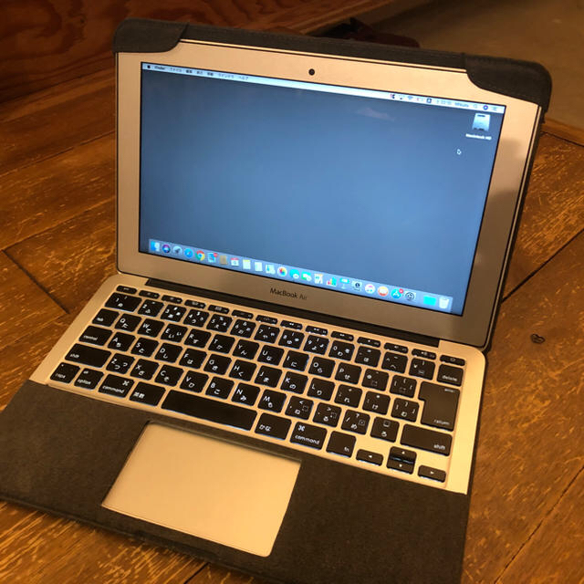 Mac (Apple)(マック)のMacBook AIR 2013 Mid 11 SSD128G カバー付き スマホ/家電/カメラのPC/タブレット(ノートPC)の商品写真