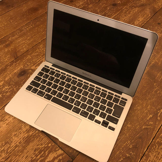 マック(Mac (Apple))のMacBook AIR 2013 Mid 11 SSD128G カバー付き(ノートPC)