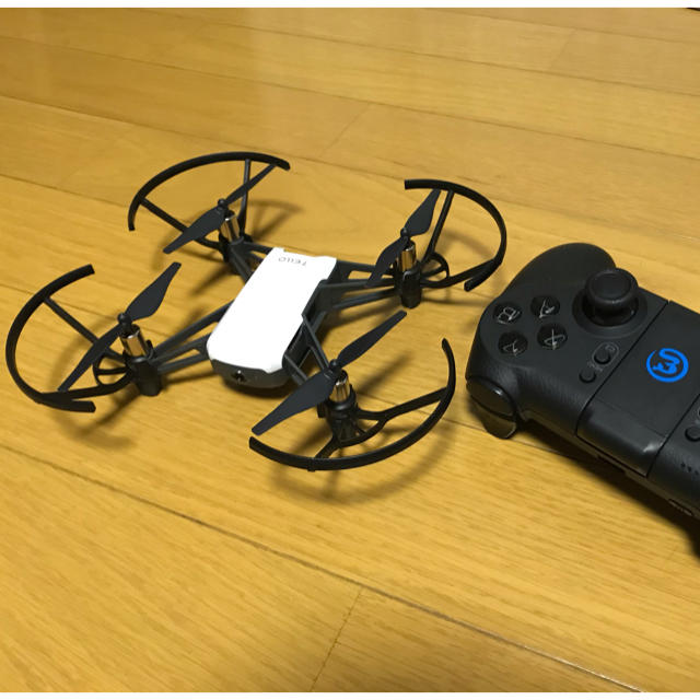 RYZA(ライザ)のDJI Ryze Tech Tello ドローン エンタメ/ホビーのおもちゃ/ぬいぐるみ(トイラジコン)の商品写真