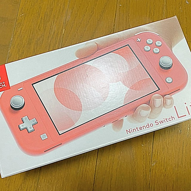 Nintendo switch lite コーラル