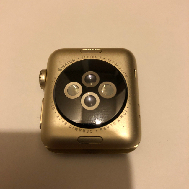 Apple Watch(アップルウォッチ)のアップルウォッチ シリーズ2 ゴールド 38mm (Apple Watch) メンズの時計(腕時計(デジタル))の商品写真
