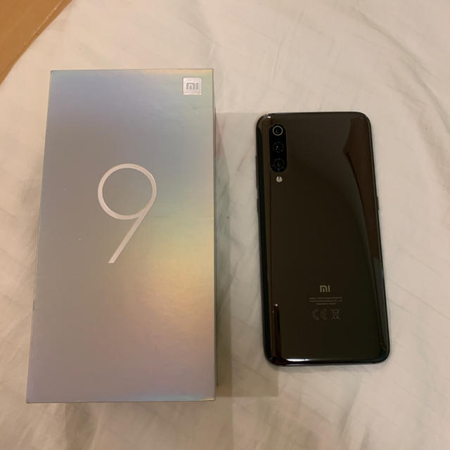 大特価！Xiaomi mi9 RAM6GB ストレージ64GB ピアノブラックのサムネイル