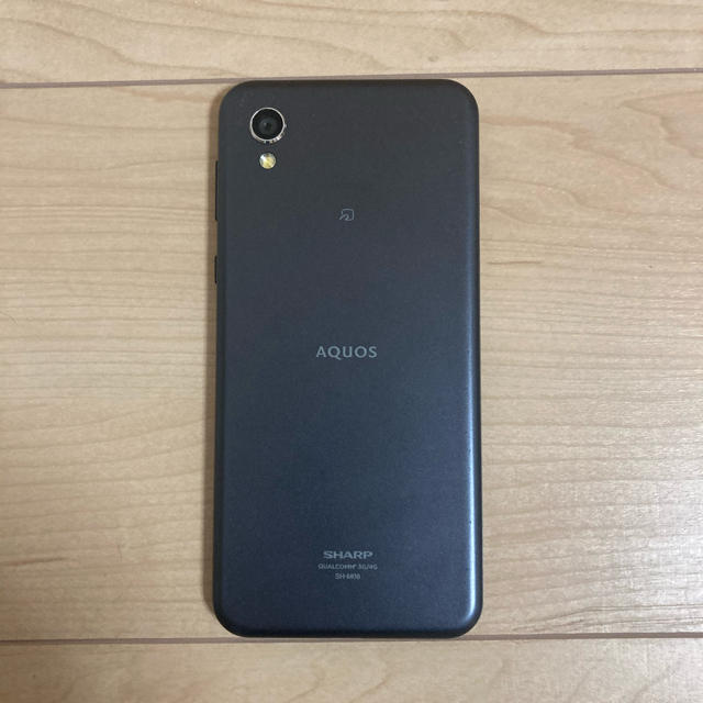 AQUOS(アクオス)のAQUOS sense2 SH-M08/32GB/ニュアンスブラック　中古美品 スマホ/家電/カメラのスマートフォン/携帯電話(スマートフォン本体)の商品写真