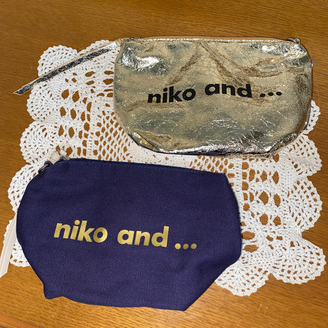 新品⭐︎niko and…ポーチ２個セット レディースのファッション小物(ポーチ)の商品写真