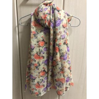 マジェスティックレゴン(MAJESTIC LEGON)の新品！マジェスティックレゴン☆花柄ストール(ストール/パシュミナ)