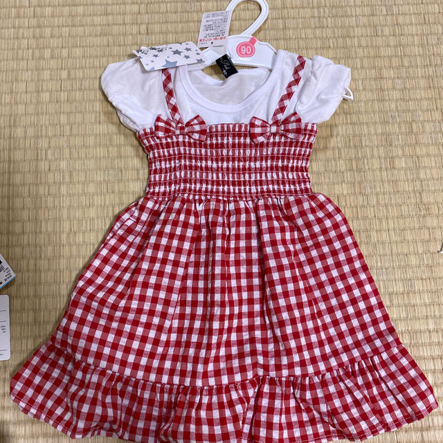 西松屋(ニシマツヤ)のワンピース 新品タグ付き90cm キッズ/ベビー/マタニティのキッズ服女の子用(90cm~)(ワンピース)の商品写真