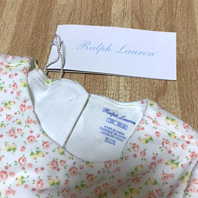 Ralph Lauren(ラルフローレン)のラルフローレン　花柄ロンパース　ハットセット　12M キッズ/ベビー/マタニティのベビー服(~85cm)(カバーオール)の商品写真