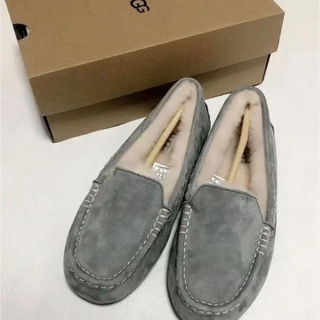 UGG(アグ)のUGG アンスレー Ansley ムートン モカシン グレー US8 25センチ レディースの靴/シューズ(スリッポン/モカシン)の商品写真