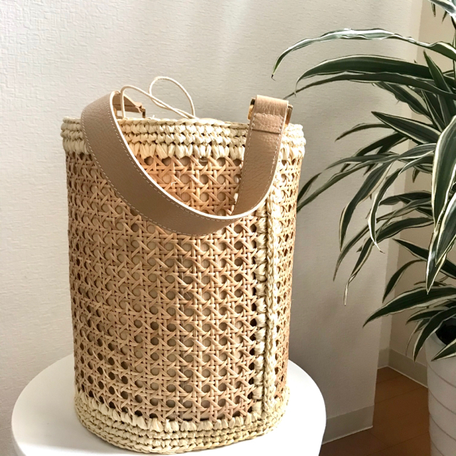 季節のおすすめ商品 - TOMORROWLAND CATERINA ラウンド籠バッグ BERTINI かごバッグ/ストローバッグ 季節のおすすめ商品 - TOMORROWLAND CATERINA ラウンド籠バッグ BERTINI かごバッグ/ストローバッグ