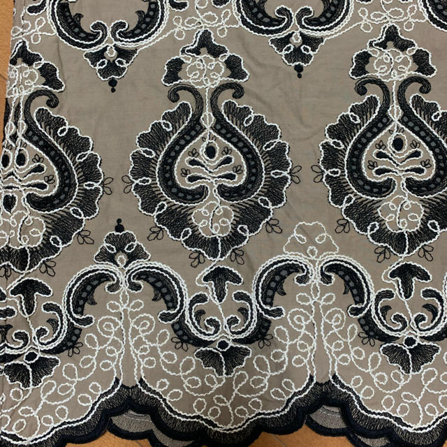 美品☆ グレースコンチネンタル(グレースクラス)の刺繍入りワンピース 2