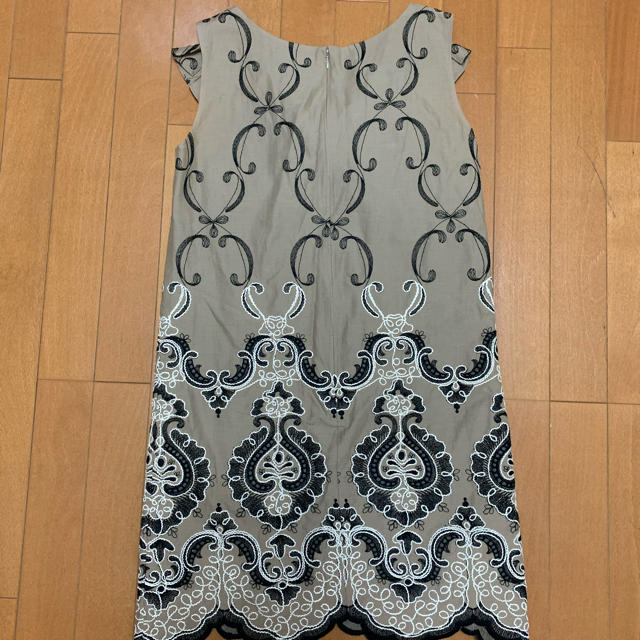 美品☆ グレースコンチネンタル(グレースクラス)の刺繍入りワンピース 3