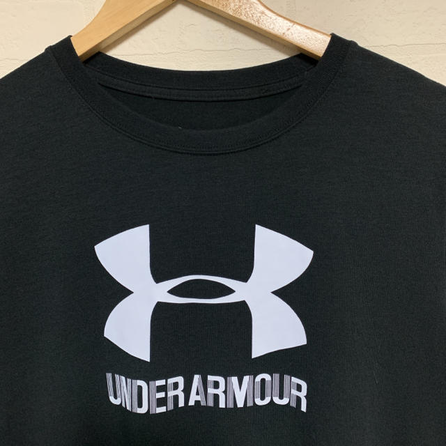 UNDER ARMOUR(アンダーアーマー)のsho様専用 UNDER ARMOUR アンダーアーマー 半袖Tシャツ サイズL レディースのトップス(Tシャツ(半袖/袖なし))の商品写真