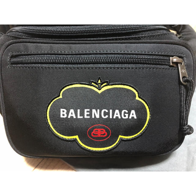 Balenciaga(バレンシアガ)の★即購入歓迎★ 超破格　バレンシアガ　2020SS ロゴ　クロスボディバッグ メンズのバッグ(ボディーバッグ)の商品写真