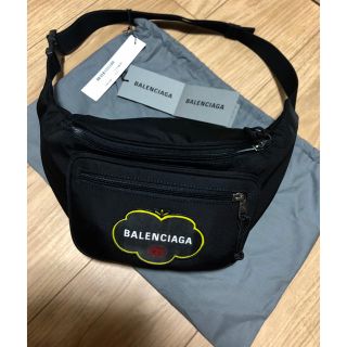 バレンシアガ(Balenciaga)の★即購入歓迎★ 超破格　バレンシアガ　2020SS ロゴ　クロスボディバッグ(ボディーバッグ)