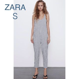 ザラ(ZARA)の⭐︎新品未使用⭐︎ZARA テクスチャー入り生地ストライプ柄ジャンプスーツ　S(オールインワン)