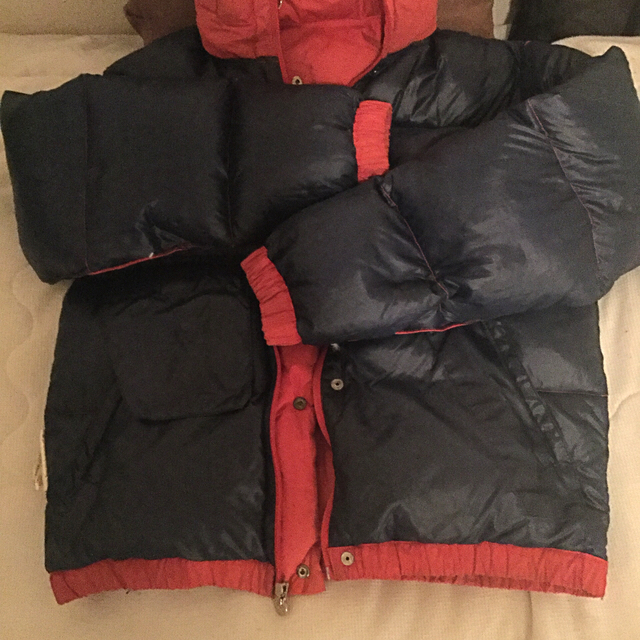 MONCLER(モンクレール)の短期間販売/// MONCLER  ヴィンテージ ダウン 赤 M メンズのジャケット/アウター(ダウンジャケット)の商品写真