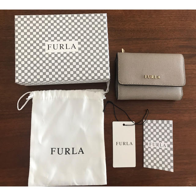 ★   FURLA    折り財布   グレージュ   二つ折り財布