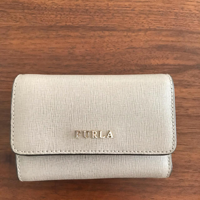 Furla(フルラ)の【値下げ】FURLA バビロン　二つ折り財布　グレージュ メンズのファッション小物(折り財布)の商品写真