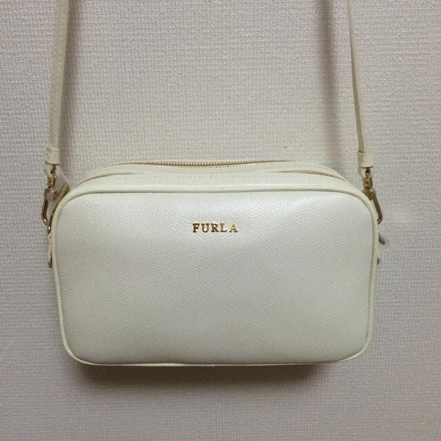 Furla(フルラ)の【新品】フルラ ショルダーバッグ 白 レディースのバッグ(ショルダーバッグ)の商品写真