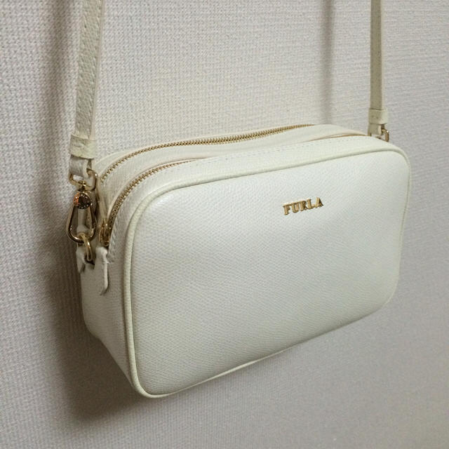 Furla(フルラ)の【新品】フルラ ショルダーバッグ 白 レディースのバッグ(ショルダーバッグ)の商品写真