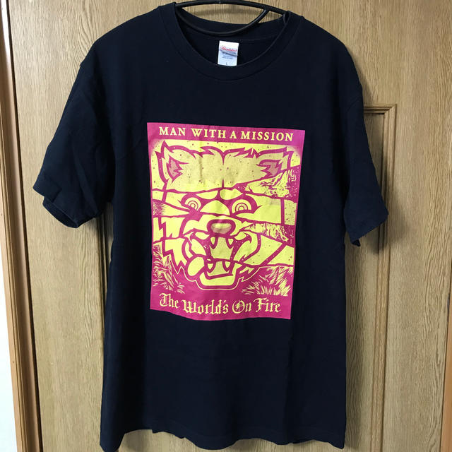 MAN WITH A MISSION(マンウィズアミッション)のマンウィズ/man with a mission/The world's on  メンズのトップス(Tシャツ/カットソー(半袖/袖なし))の商品写真