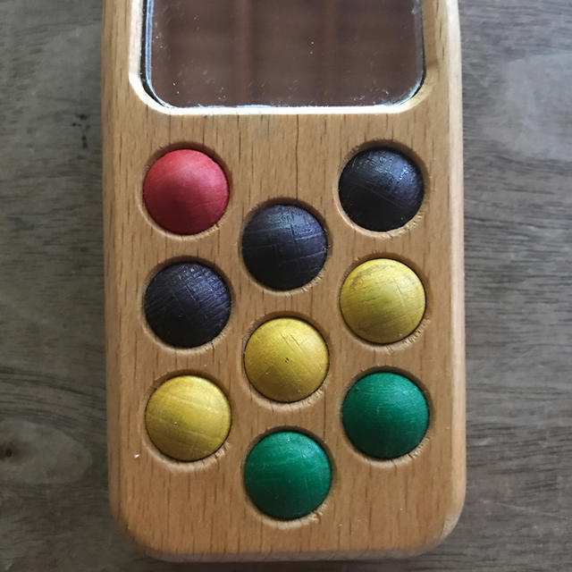 familiar(ファミリア)の木製　携帯電話おもちゃ キッズ/ベビー/マタニティのおもちゃ(知育玩具)の商品写真