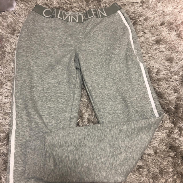 Calvin Klein(カルバンクライン)のCalvin Klein スウェットパンツ レディースのトップス(トレーナー/スウェット)の商品写真