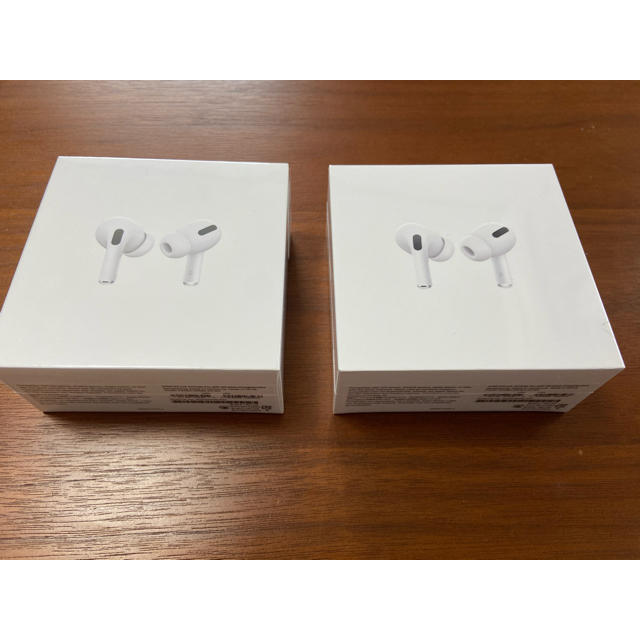 Apple(アップル)のAirpods Pro 2個　エアーポッズ　プロ スマホ/家電/カメラのオーディオ機器(ヘッドフォン/イヤフォン)の商品写真