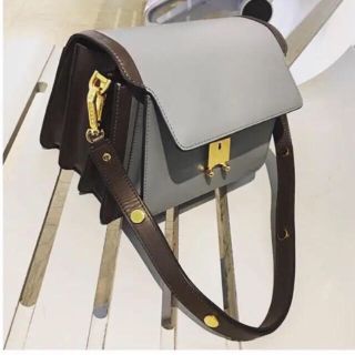 マルニ(Marni)の超美品　マルニ　トランク　バッグ　marni(ショルダーバッグ)