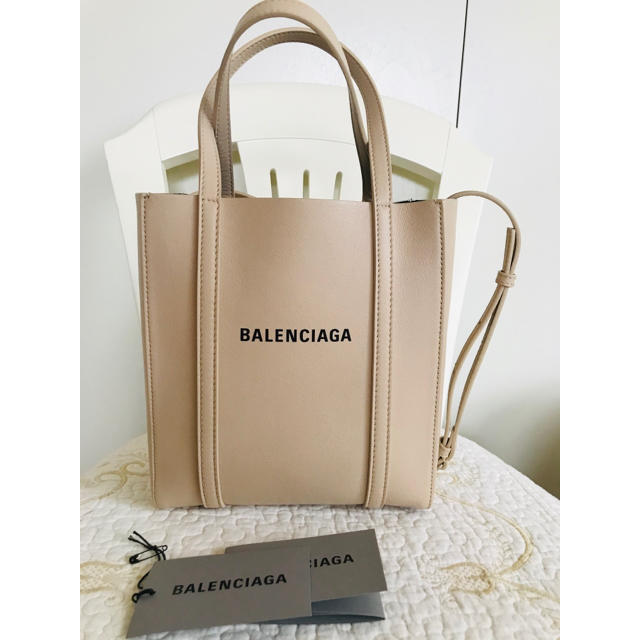 BALENCIAGA BAG(バレンシアガバッグ)の新品同様　バレンシアガ  エブリデイトート  xxs 早い者勝ち最終価格 レディースのバッグ(トートバッグ)の商品写真