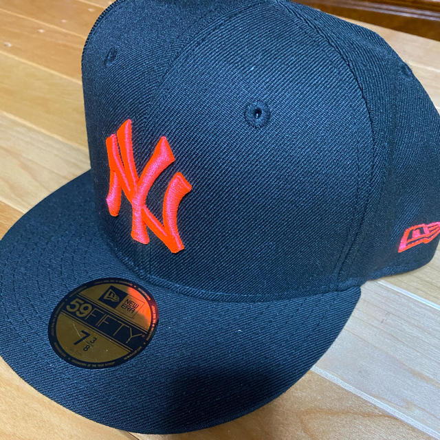 NEW ERA(ニューエラー)のニューエラー　キャップ　ブラックピンク メンズの帽子(キャップ)の商品写真