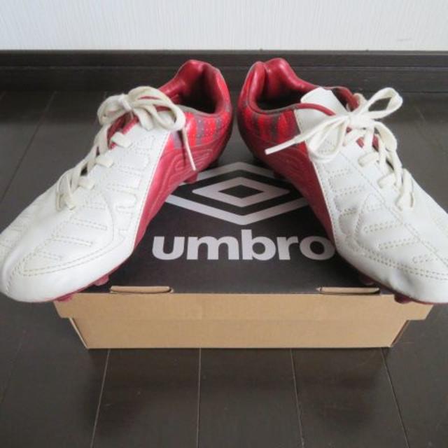 UMBRO(アンブロ)のumbro GEOMETRA SL JR サッカー スパイク  21.5㎝ 美品 スポーツ/アウトドアのサッカー/フットサル(シューズ)の商品写真