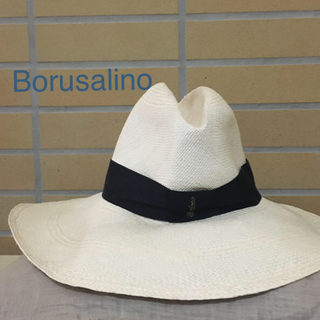 ボルサリーノ(Borsalino)の美品❣️ボルサリーノハット　麦わら帽子。ステキ‼️(麦わら帽子/ストローハット)