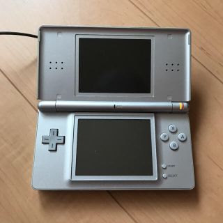 ニンテンドーDS(ニンテンドーDS)のNintendo DS lite シルバー(家庭用ゲーム機本体)