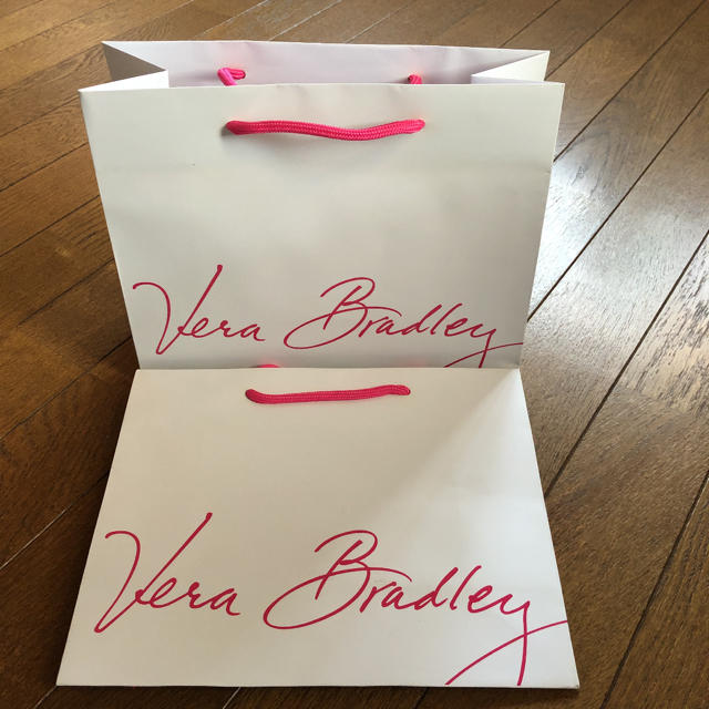 Vera Bradley(ヴェラブラッドリー)のVera Bradleyヴェラ・ブラッドリー☆ショップ紙袋2枚 レディースのバッグ(ショップ袋)の商品写真