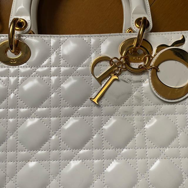 Dior(ディオール)のDior エナメルバッグ レディースのバッグ(ショルダーバッグ)の商品写真