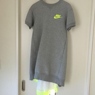 サカイ(sacai)のNIKE×sacai コラボ ワンピース Sサイズ(ひざ丈ワンピース)