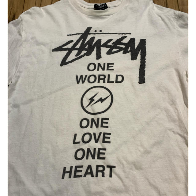 FRAGMENT(フラグメント)のFRAGMENT DESIGN STUSSY チャリティー　Tシャツ メンズのトップス(Tシャツ/カットソー(半袖/袖なし))の商品写真