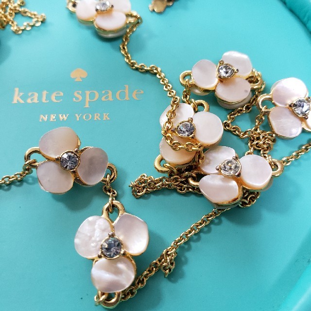 kate spade new york(ケイトスペードニューヨーク)の美品☆ケイト・スペードのロングネックレスです。 レディースのアクセサリー(ネックレス)の商品写真