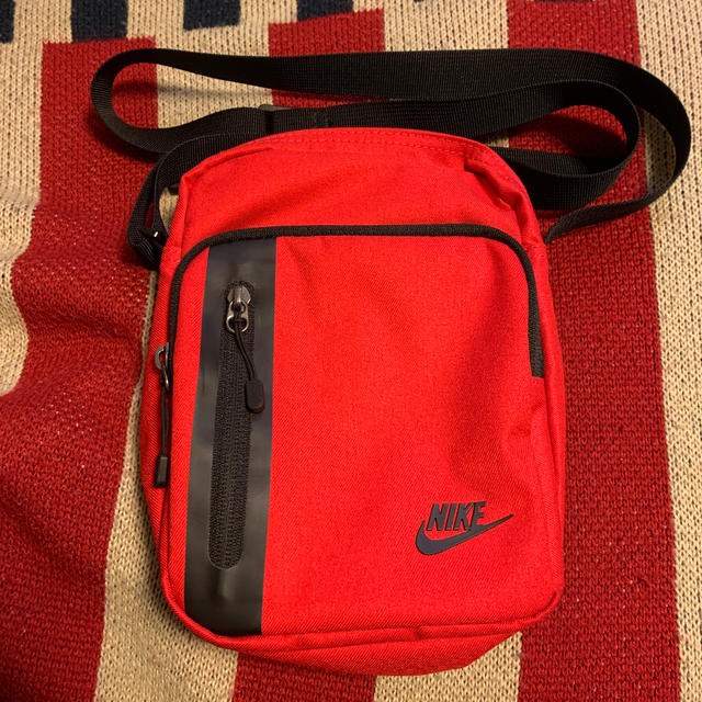 NIKE(ナイキ)のナイキ鞄 レディースのバッグ(ショルダーバッグ)の商品写真