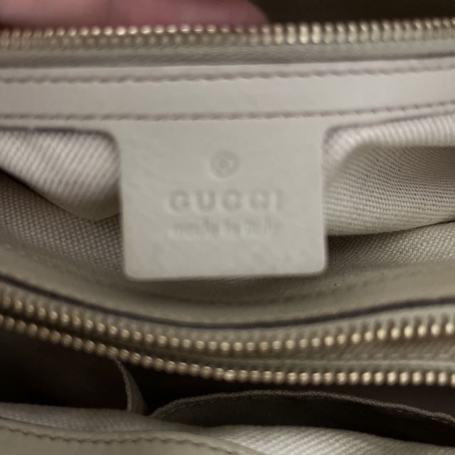 Gucci(グッチ)の値下げ！グッチ　GUCCI 白ベージュ　ショルダーバッグ レディースのバッグ(ショルダーバッグ)の商品写真