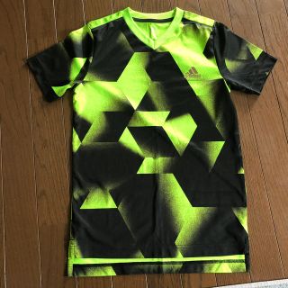 アディダス(adidas)のアディダス   Tシャツ　キッズ(Tシャツ/カットソー)